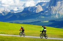 Erleben Sie die Traumlandschaft der Seiser Alm auf einer Radtour! (Foto: Adobe Stock- MNStudio)