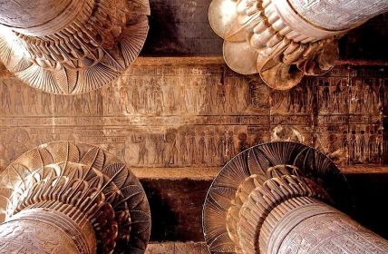 Faszinierende Wandmalereien und Mumie: Einblick in Ägyptens (Foto: AdobeStock - Michael Ransburg 17589609)